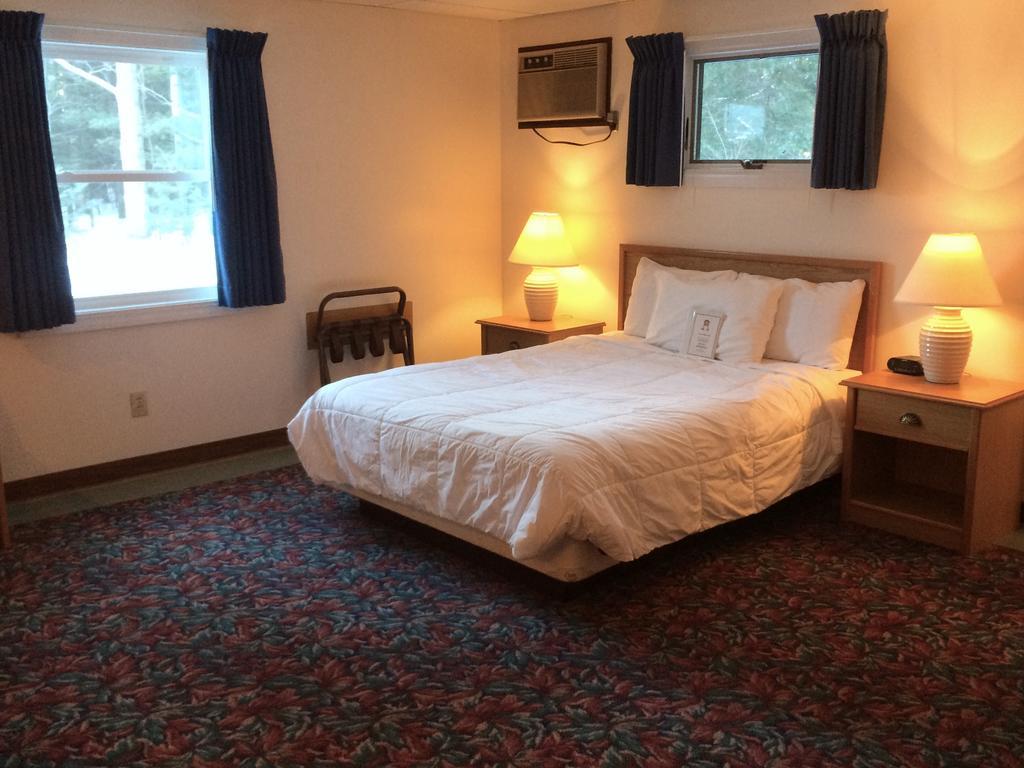 Cedar Motor Inn Marquette Rum bild