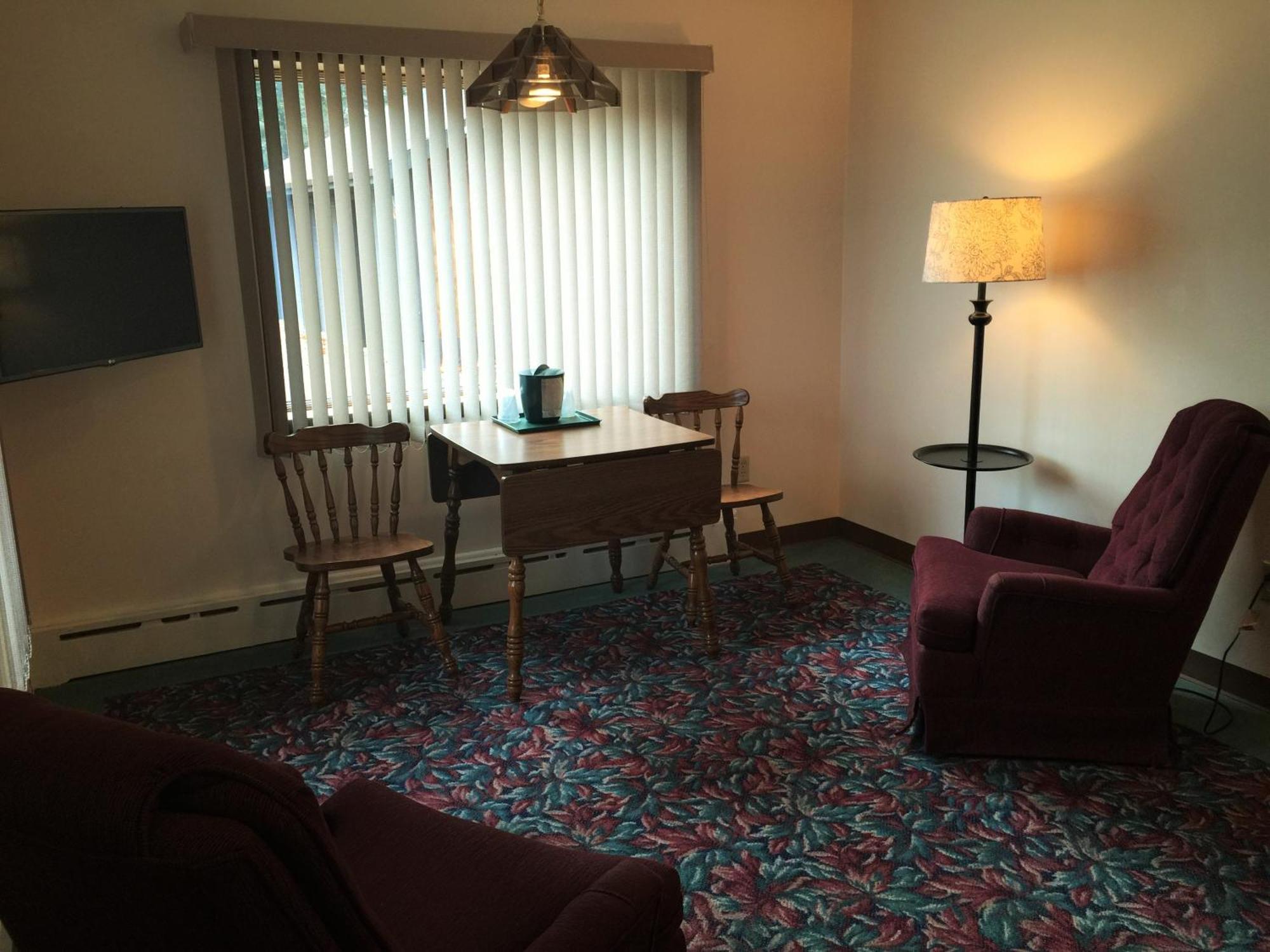 Cedar Motor Inn Marquette Rum bild