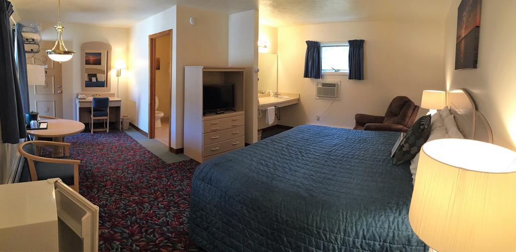 Cedar Motor Inn Marquette Exteriör bild