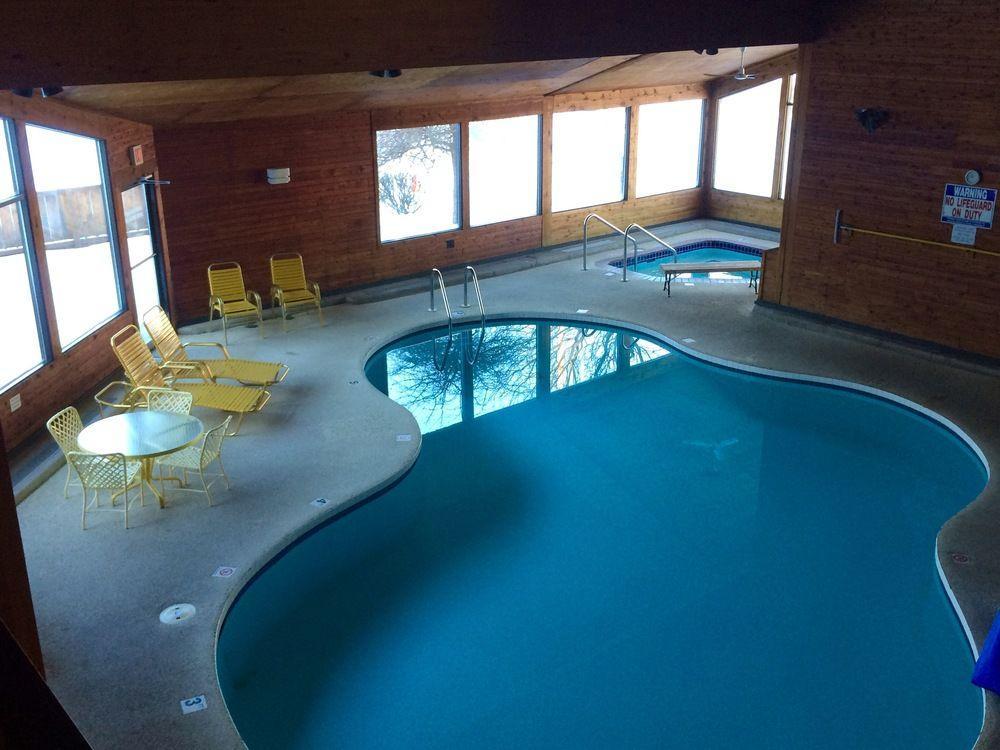 Cedar Motor Inn Marquette Exteriör bild