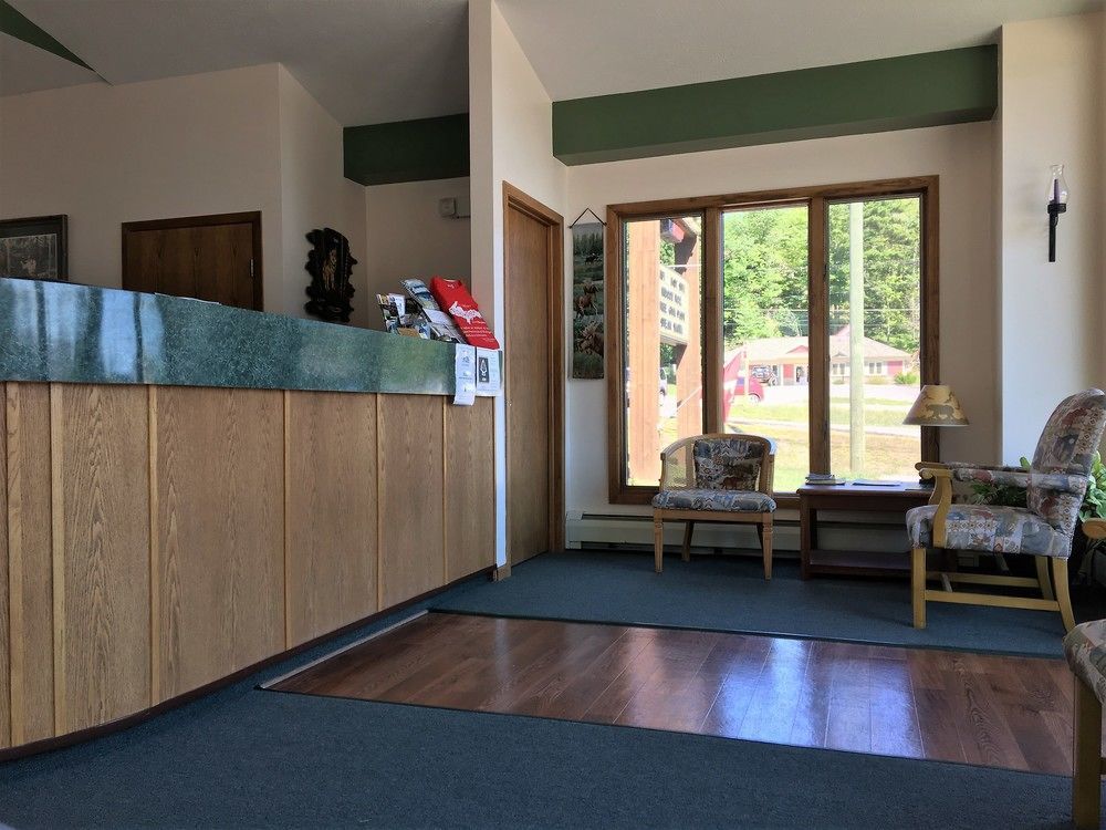 Cedar Motor Inn Marquette Exteriör bild