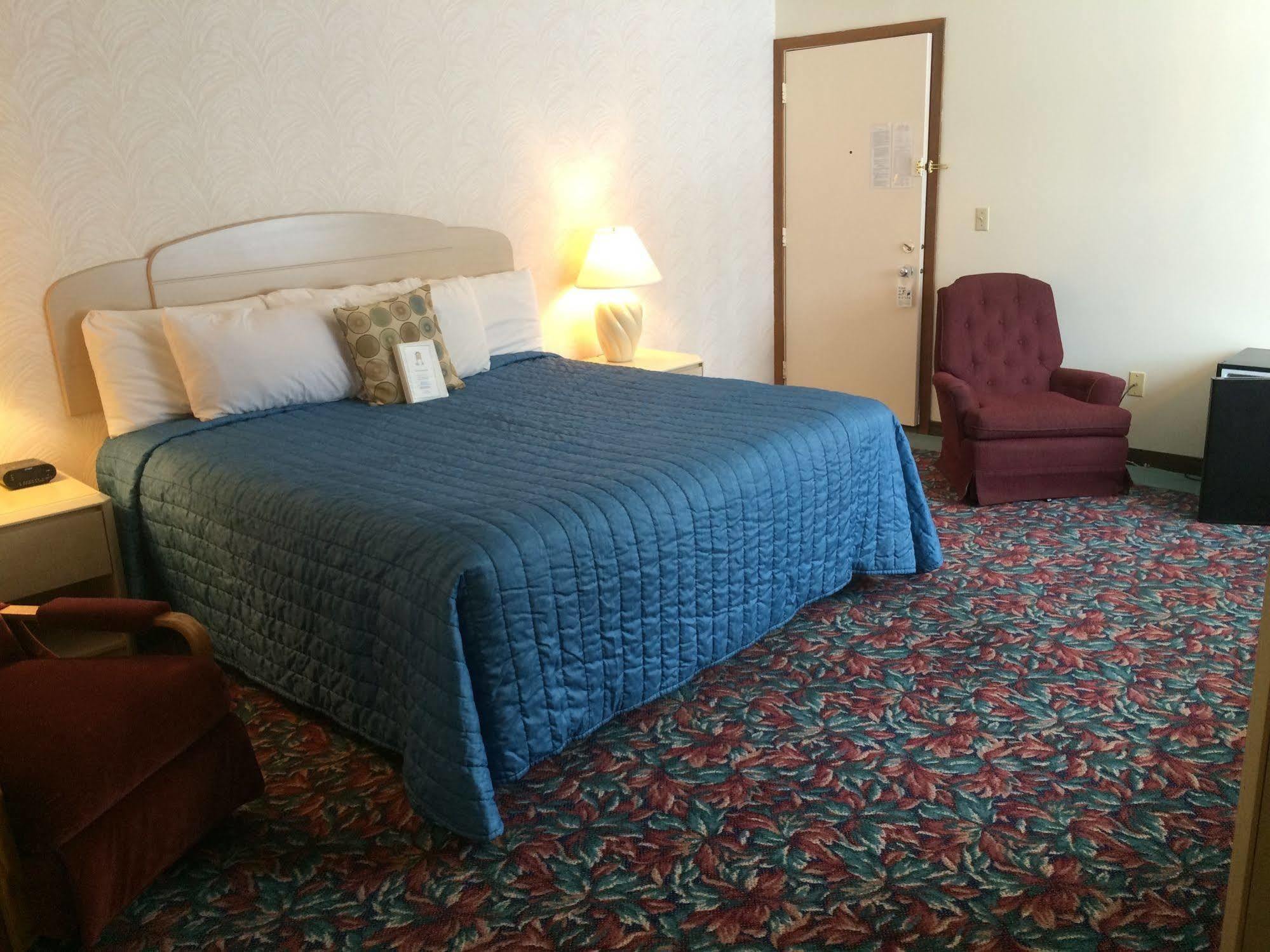 Cedar Motor Inn Marquette Exteriör bild