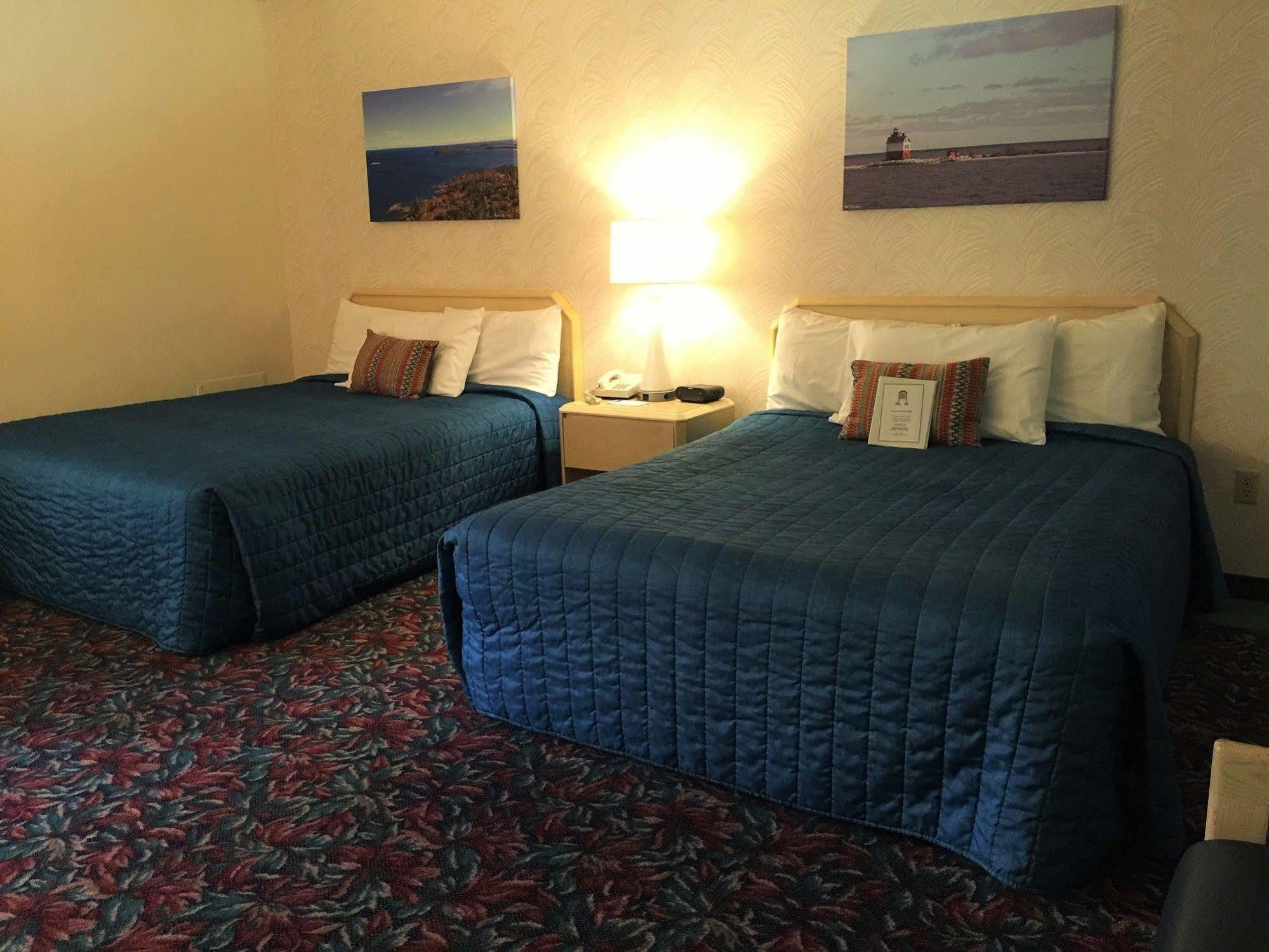 Cedar Motor Inn Marquette Exteriör bild