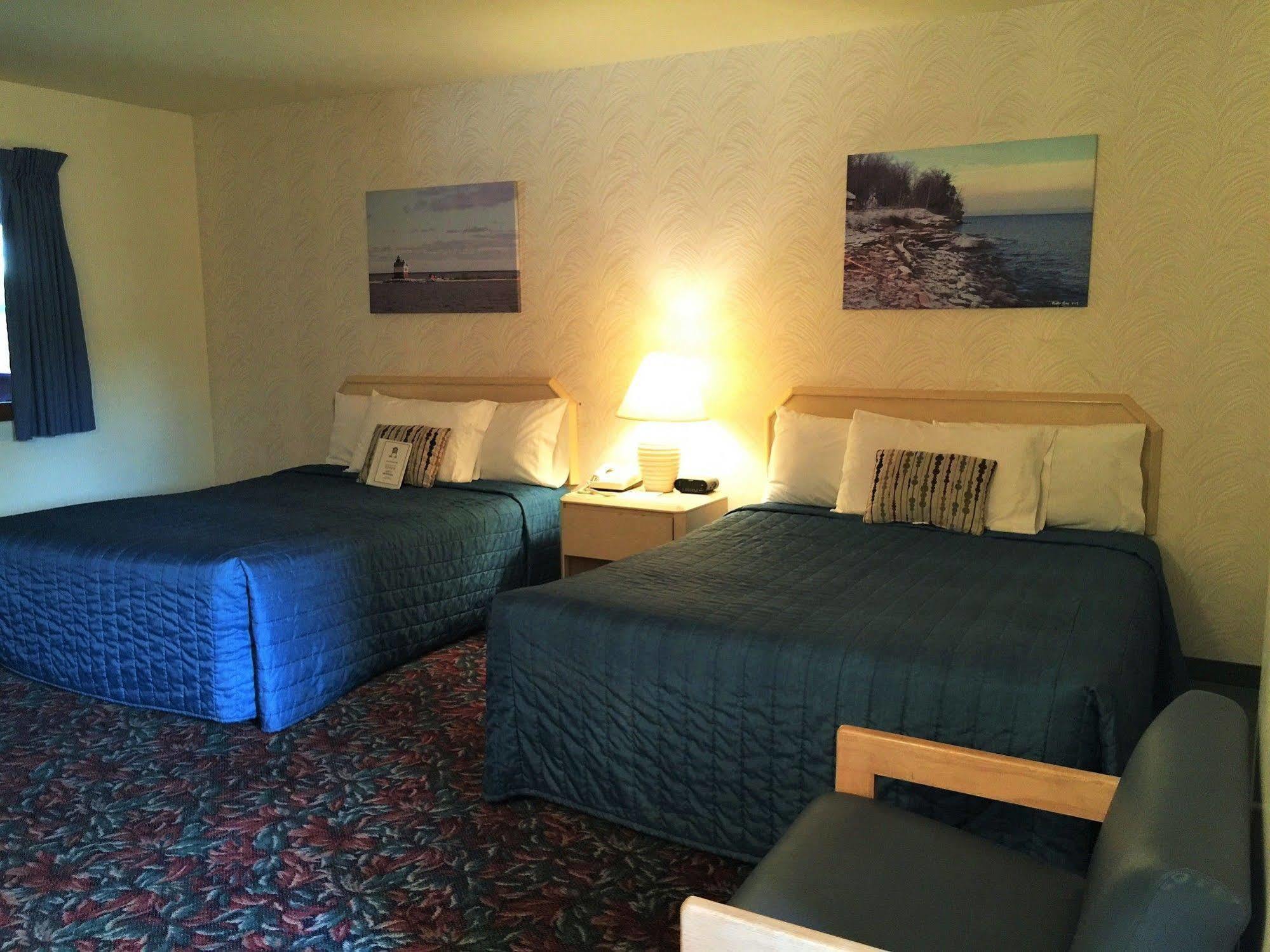 Cedar Motor Inn Marquette Exteriör bild
