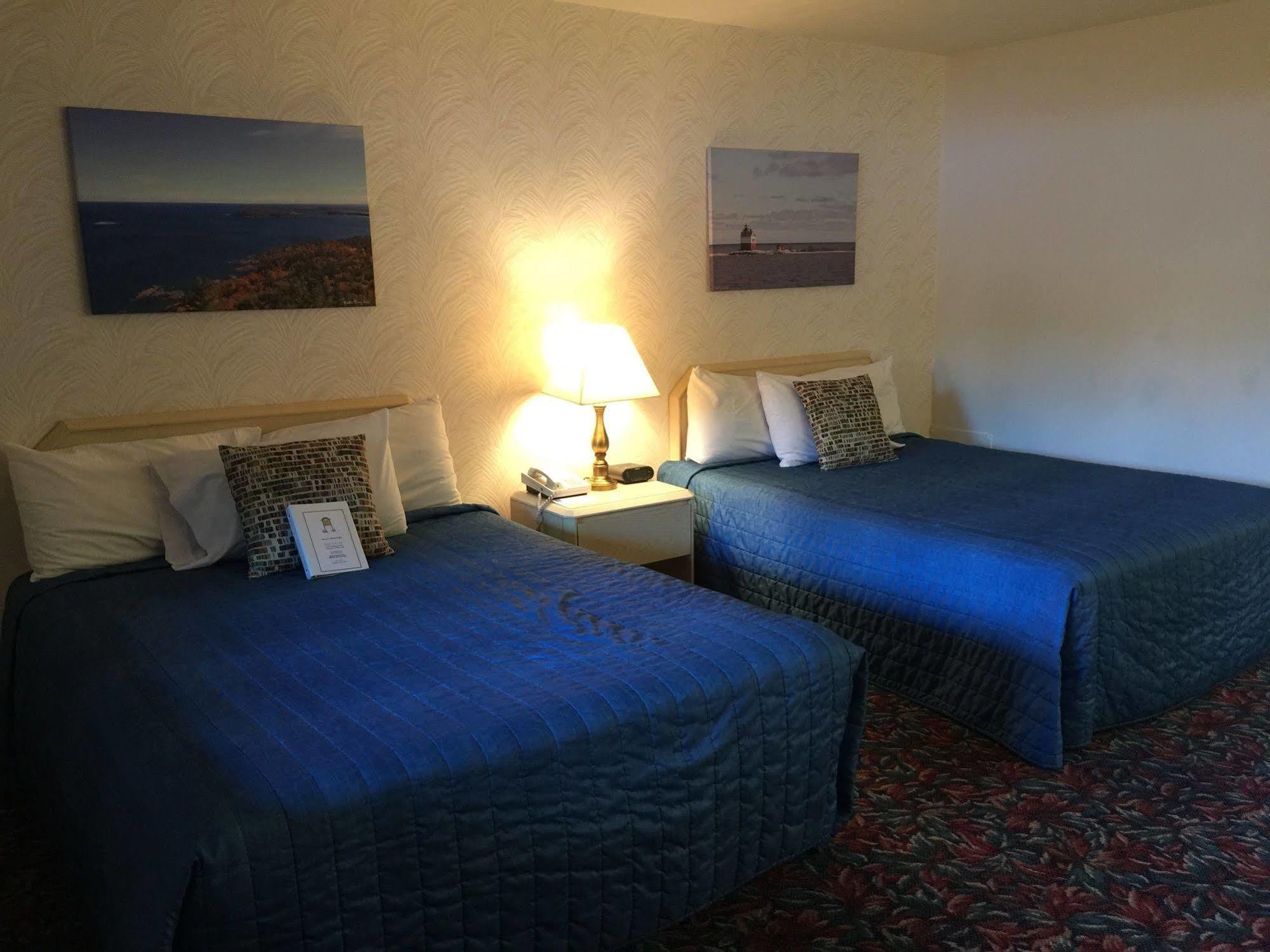 Cedar Motor Inn Marquette Exteriör bild