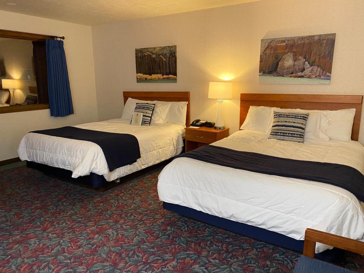 Cedar Motor Inn Marquette Exteriör bild