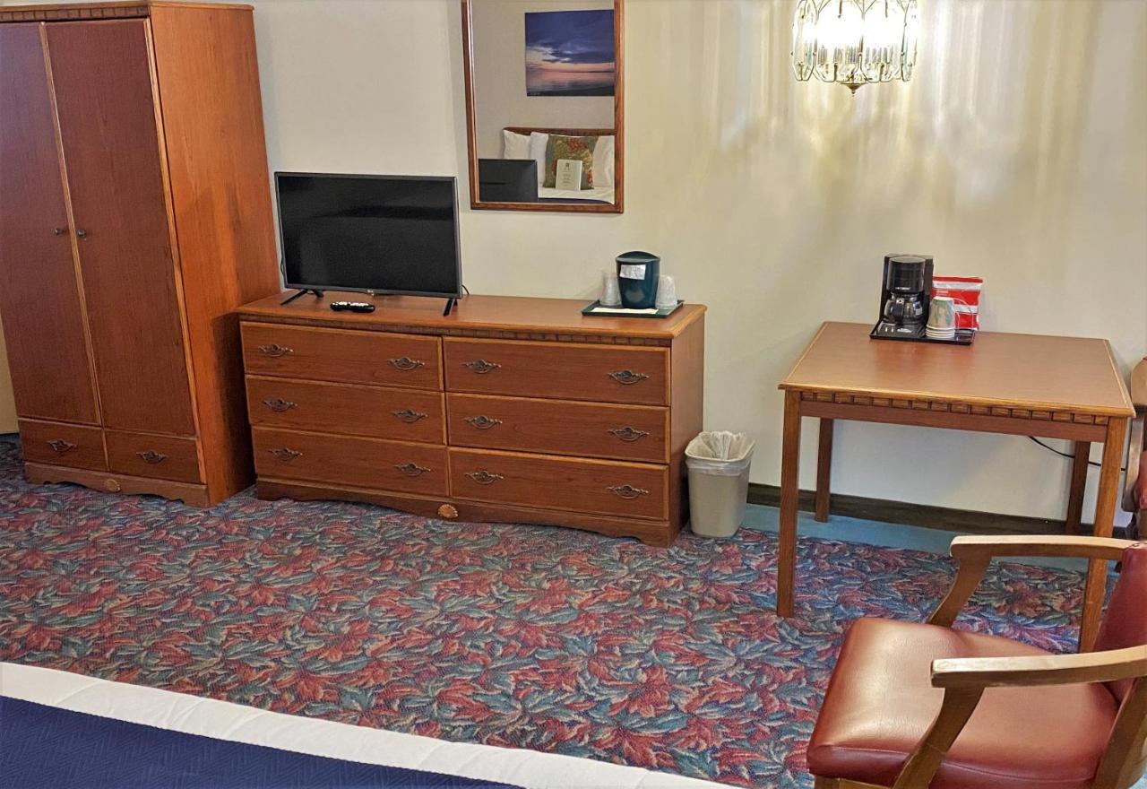 Cedar Motor Inn Marquette Exteriör bild